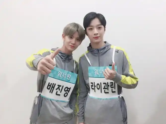 微博@tttangsiqi wannaone 裴珍映 赖冠霖