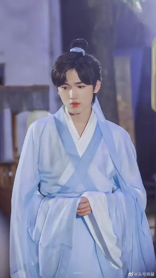 宋亚轩黑白古装造型