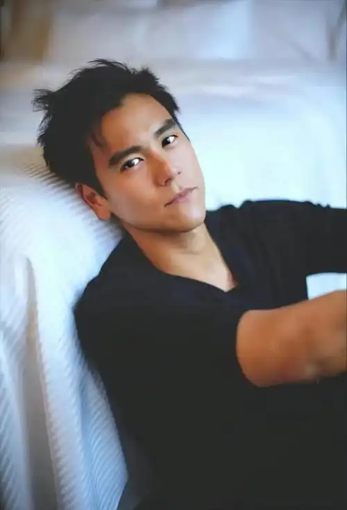 这些顶流男明星健身后,被女生疯狂取关:别练了!有肌肉真的丑