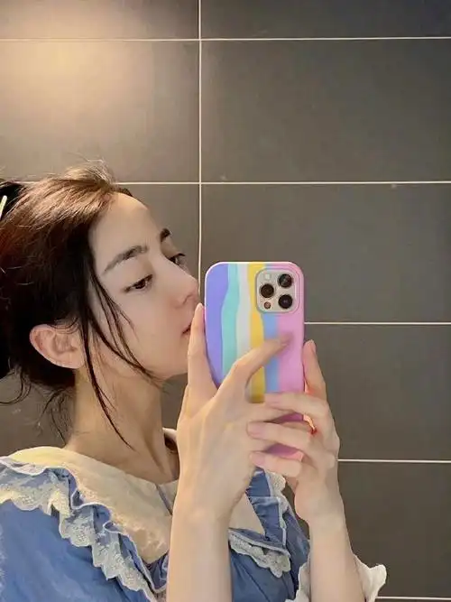 迪丽热巴元宵素颜自拍##迪丽热巴