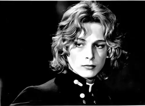 他是世界第一美男,15岁便惊艳时光,如今却潦倒如流浪汉.