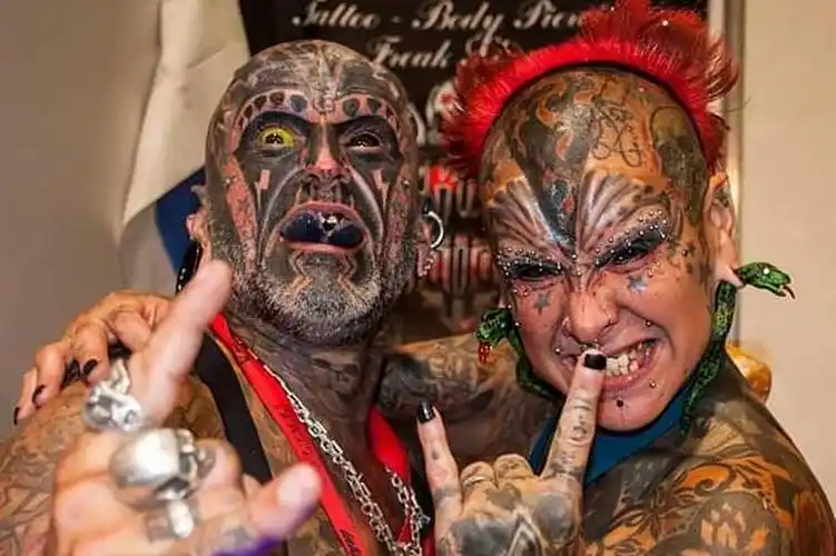 全球最狠身体改造狂热者盘点有人切除生殖器有人装上獠牙