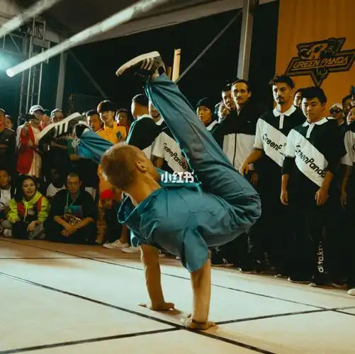 街舞分享高难度动作定格