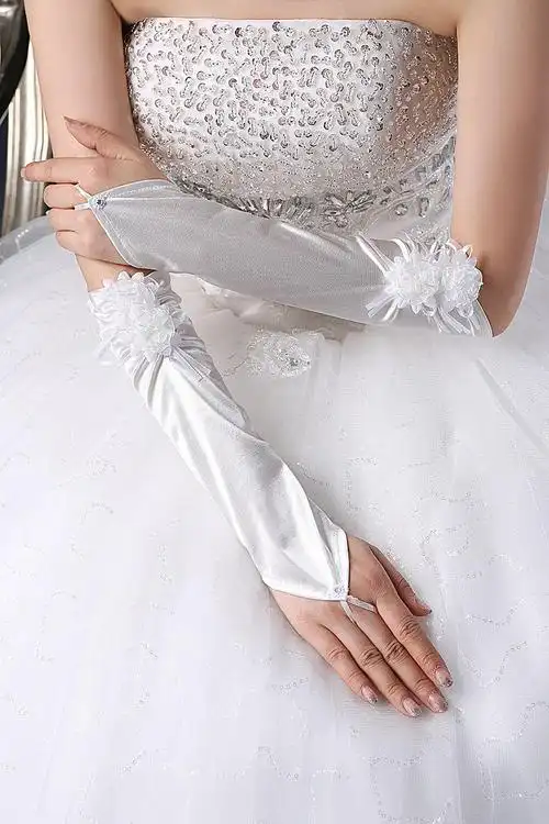 伊丽亚婚庆手套批发新娘婚纱手套弹力缎米白色无指双菊花手套厂家