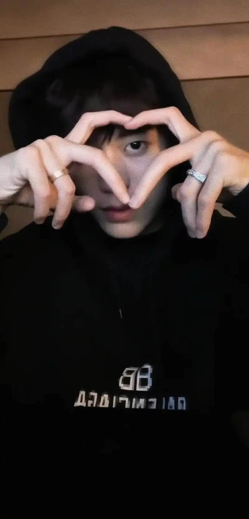 他为什么这么帅啊#锁屏壁纸#余庆伟 - 抖音