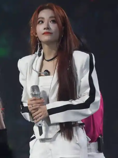 喻言演唱会高音