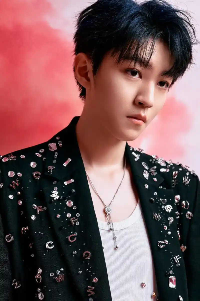 下次春晚啦!宝宝#江苏卫视跨年 #王俊凯 #王俊凯单手吊威亚 - 抖音