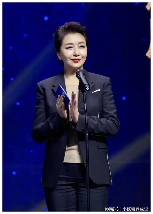 54岁演员江珊月瘦16斤坦言减肥很简单一定要坚持控制饮食