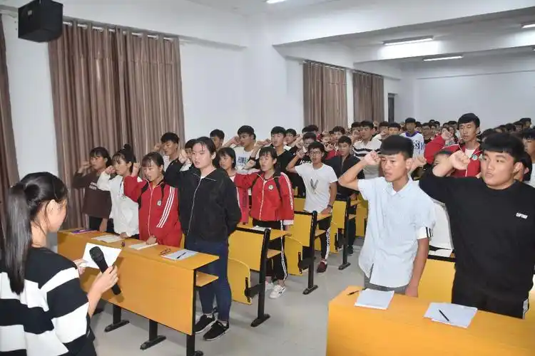 坚定信心 铸就辉煌—江河外国语实验学校初三年级励志动员大会 - 美篇