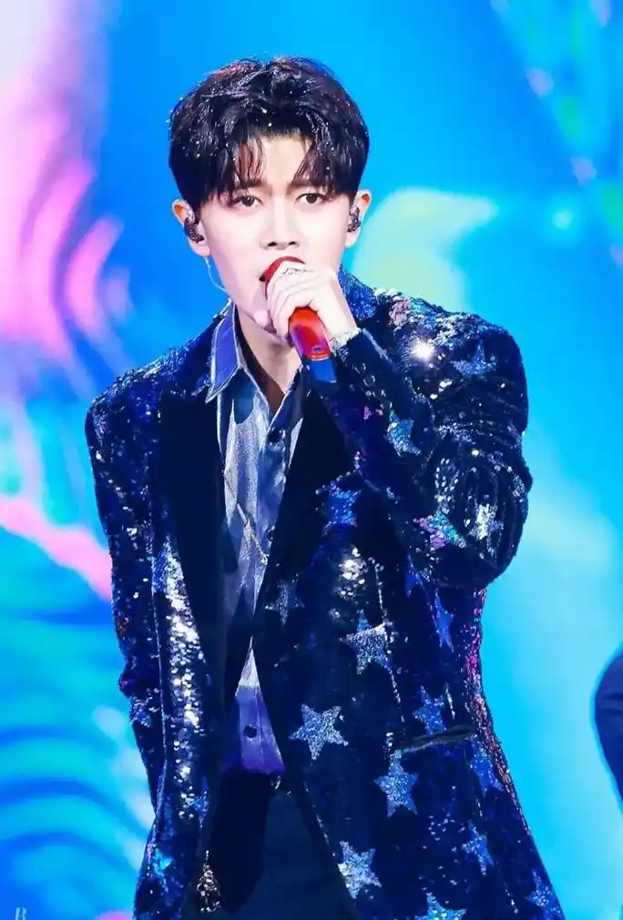 任嘉伦 百听不厌的《seeya》#帅炸了#绝绝子 #未来可 - 抖音