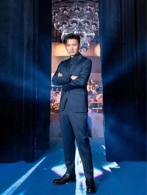 谢霆锋西装造型,优雅帅气,这气场很强大!