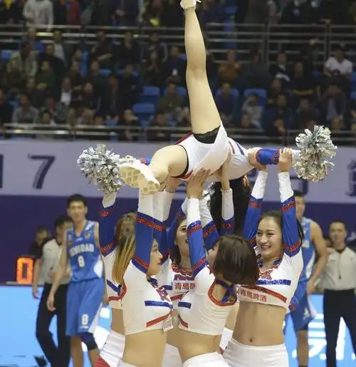 cba宝贝们热舞劈叉我好像看到了不该看的