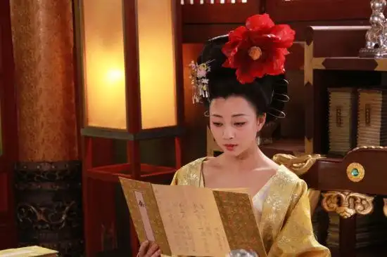 殷桃《武则天秘史》剧照新浪娱乐讯 50集宫廷古装传奇大戏《武则天