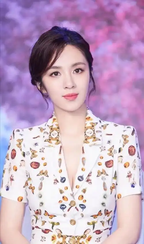 王晓晨个人资料图片(王晓晨个人写真全集)-天晟网