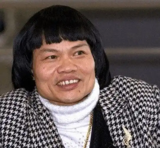 周星驰御用配角:长相丑陋的八两金,人生大起大落,又