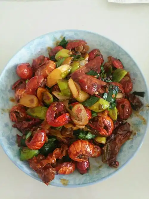 快乐106做的炒虾尾(香辣)