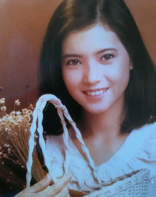 蓝洁瑛旧照搜集,长发撩人,短发清新,与刘德华的合照太配了