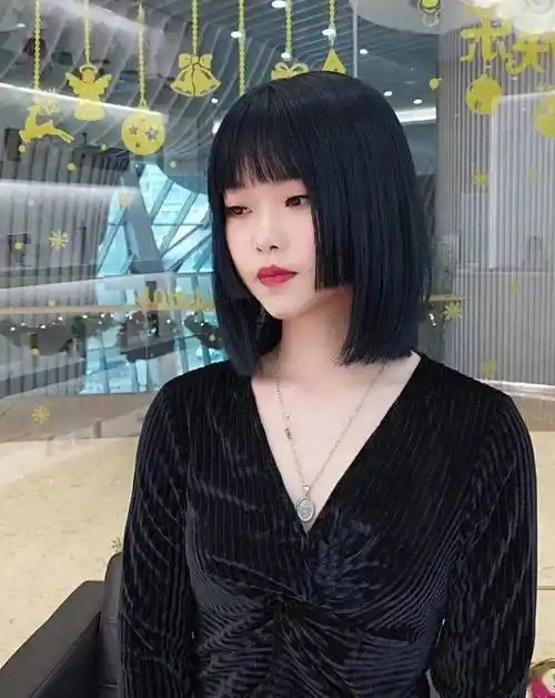 又甜又a的"公主切"短发,一剪脸立马小一圈._发型_设计_时尚