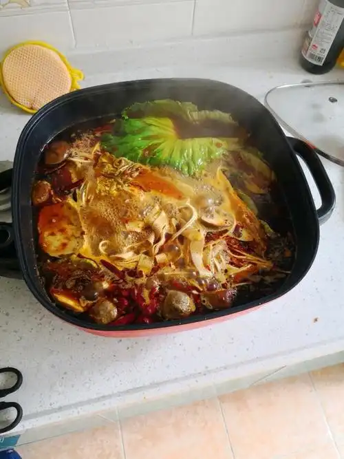 爱做菜滴陌米做的家庭火锅