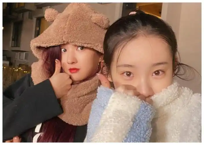 刘些宁生日硬糖少女全员更博发照片为她庆生唯独一人用团照