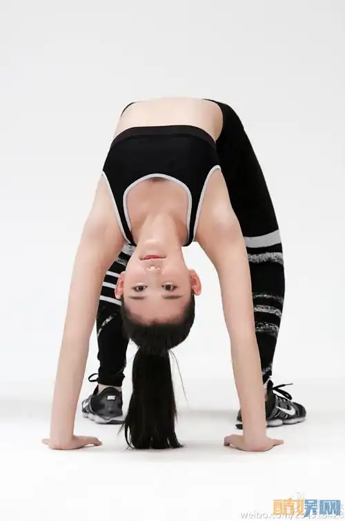 蒋依依运动写真