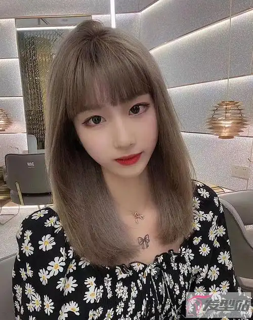 2021新款直发锁骨发推荐 甜美减龄百搭不挑人_发型站_最新流行发型