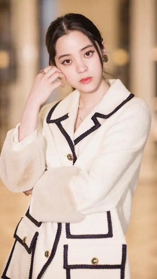 欧阳娜娜甜美写真手机壁纸