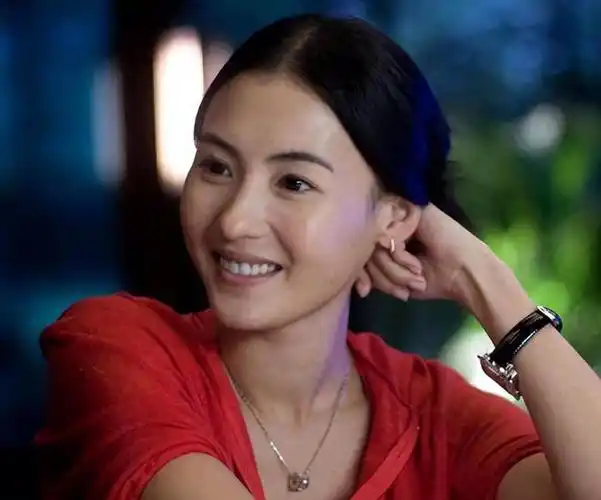 张柏芝婚姻覆舟三孩独立感情起伏终看开现今只求家庭生活美满