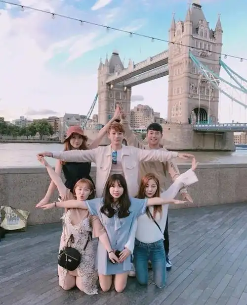 只要凑齐6个人,就能解锁好朋友拍照新姿势