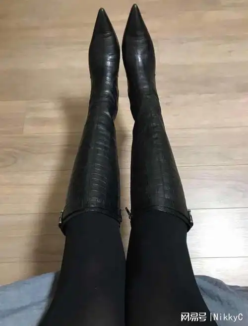 女生穿靴子的比例非常高不怕得脚臭吗