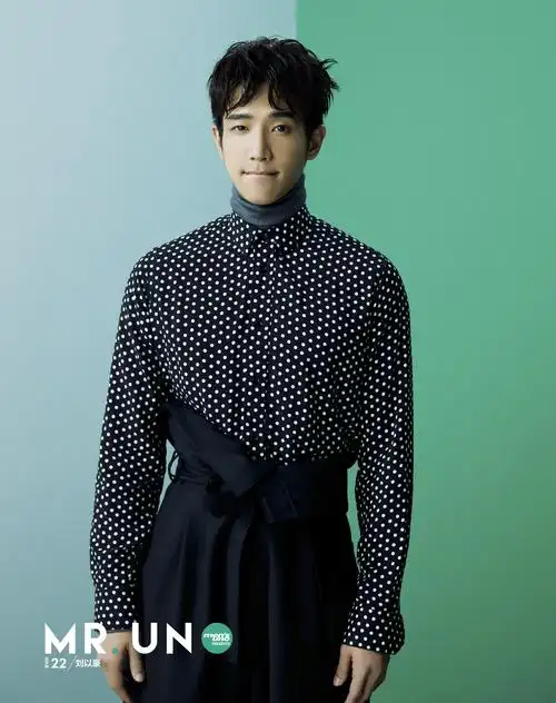 刘以豪杂志打造双重男性魅力驾驭潮酷绅士面孔