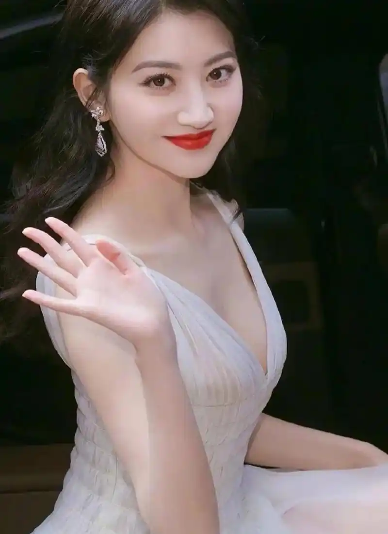 近日,景甜再次被曝出遭到前任的骚扰,这已经不是第一次了.