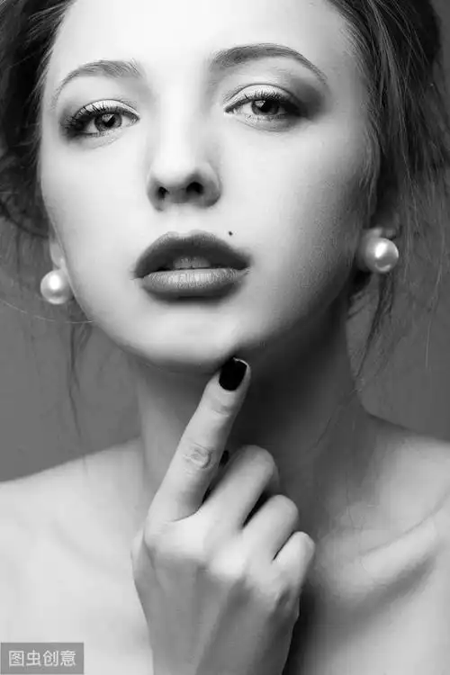 形容珍珠的唯美短句正确佩戴珍珠的秘诀不仅不显老而且能温润你整个
