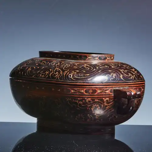 汉代漆描云气纹盖盒