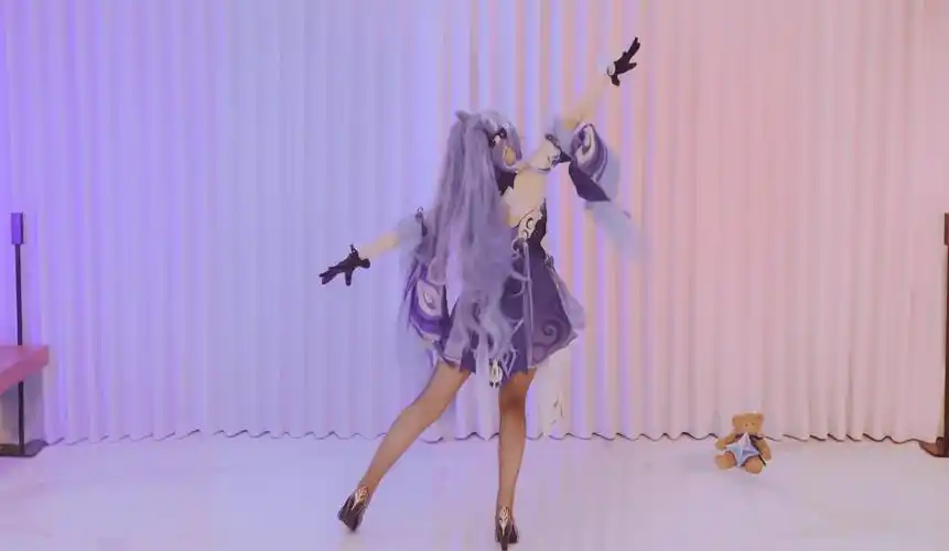 咬人猫一人两角cos原神刻晴甘雨,一夜播放破300万_角色_舞蹈_玩家