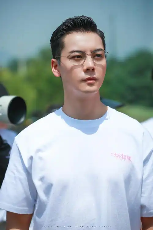 陈伟霆三七分背头造型##陈伟霆没有技巧就是硬帅