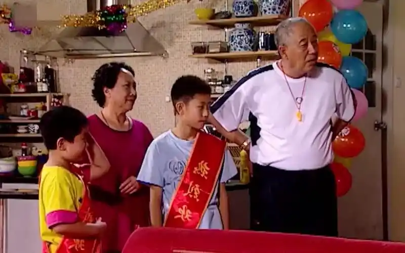 但这位笑眯眯的"可爱爷爷",却永远留在了观众心中