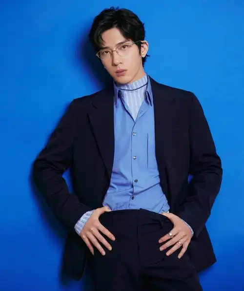 顶级配置阵容女心理师官宣杨紫井柏然