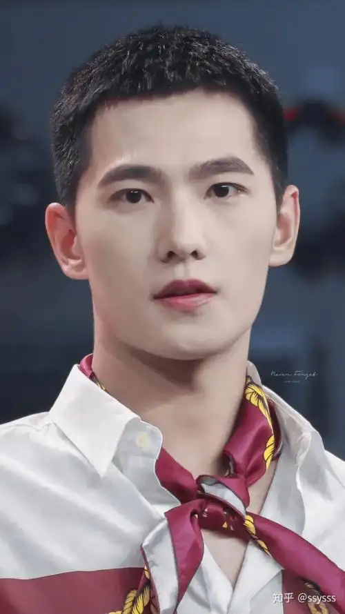 杨洋颜值分析最难产生cp感的中式美男