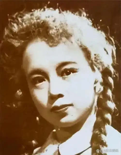 84岁"容嬷嬷"李明启近况,一脸疲惫走路直喘气,她怎么了?