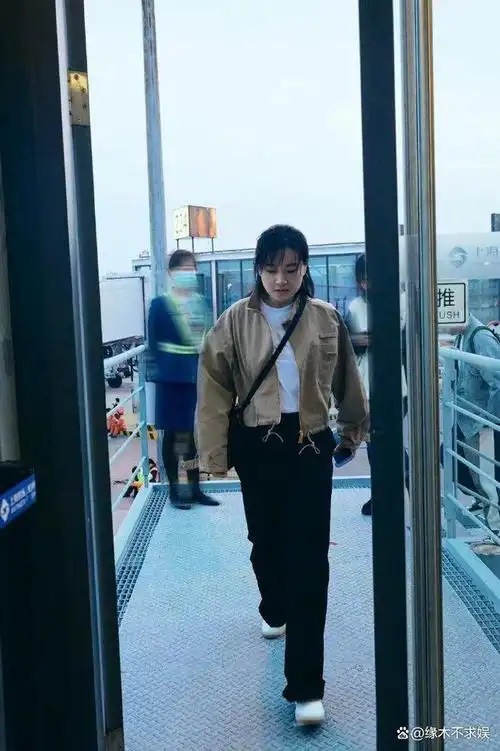 35岁马思纯近照曝光惹争议体重反弹又胖了网友直呼认不出