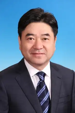 在下一步发展过程中,最重要的是找到我们未来竞争的能力和条件