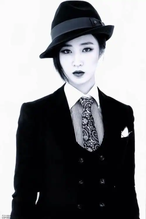 粉色海洋艺名:泰妍本名:金泰妍韩文:815125(kim tae yeon)生日