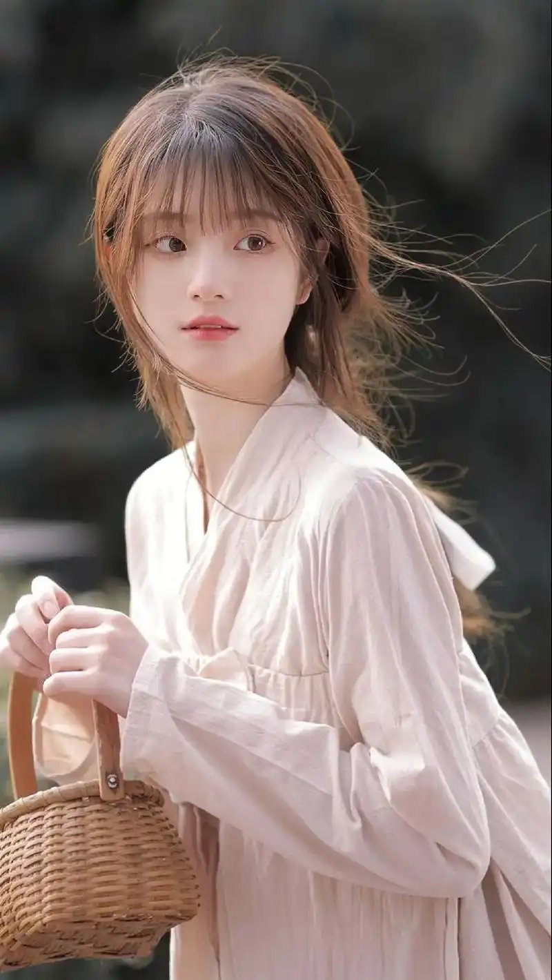 美女头像来咯.同是风华正茂 何干他人之后#祝大家2023年 - 抖音