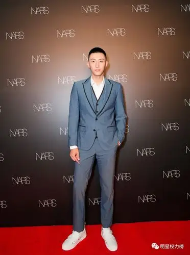 原来这些有颜有身材的男明星体重竟是这个数字.