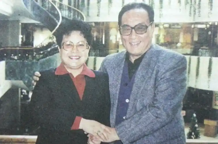 回顾演员庞学勤照顾精神病妻46年妻子离世后儿子撮合他再婚