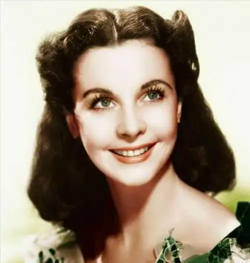 费雯丽年轻时古典气质老了也优雅时髦为何称她为疯美人