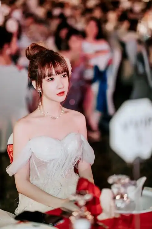 快手网红张馨月丨dhvii创始人张馨月