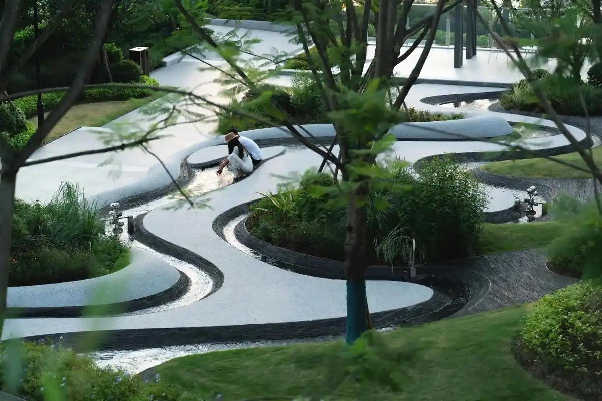 水,在景观中必不可少,像儿童戏水池,落 - 抖音