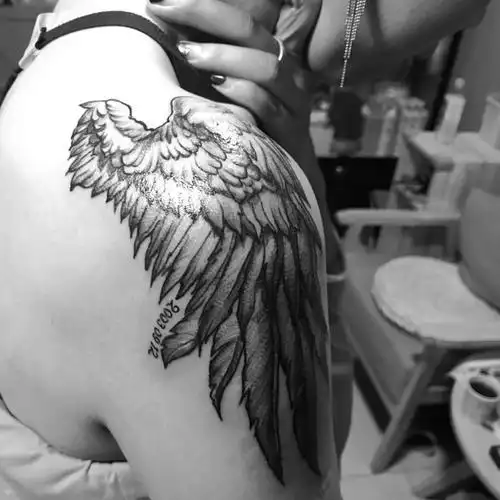翅膀羽毛纹身 #北京文身##刺青师大龙##刺青
